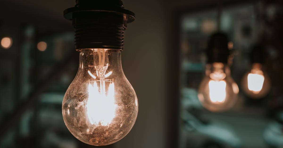 Wybija bezpieczniki - co sprawdzić? Najczęstsze przyczyny i szybka diagnostyka w domu