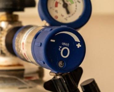 Czujniki zalania i gazu – czy warto? Praktyczny poradnik bezpieczeństwa w domu