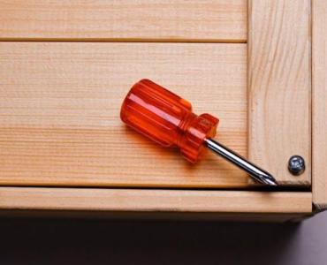 Problemy techniczne w mieszkaniu – od czego zacząć? Praktyczny przewodnik krok po kroku