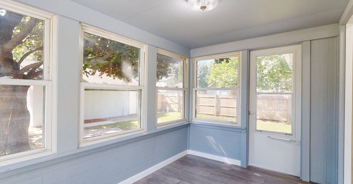 Jak działają szyby termoizolacyjne z powłoką selektywną? Zasada działania, korzyści i kiedy warto je wybrać