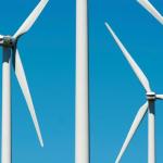 Farmy wiatrowe domowe pionowe – opinie i wydajność: czy warto inwestować w VAWT?